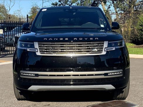 New 2025 Land Rover Range Rover SE image 3
