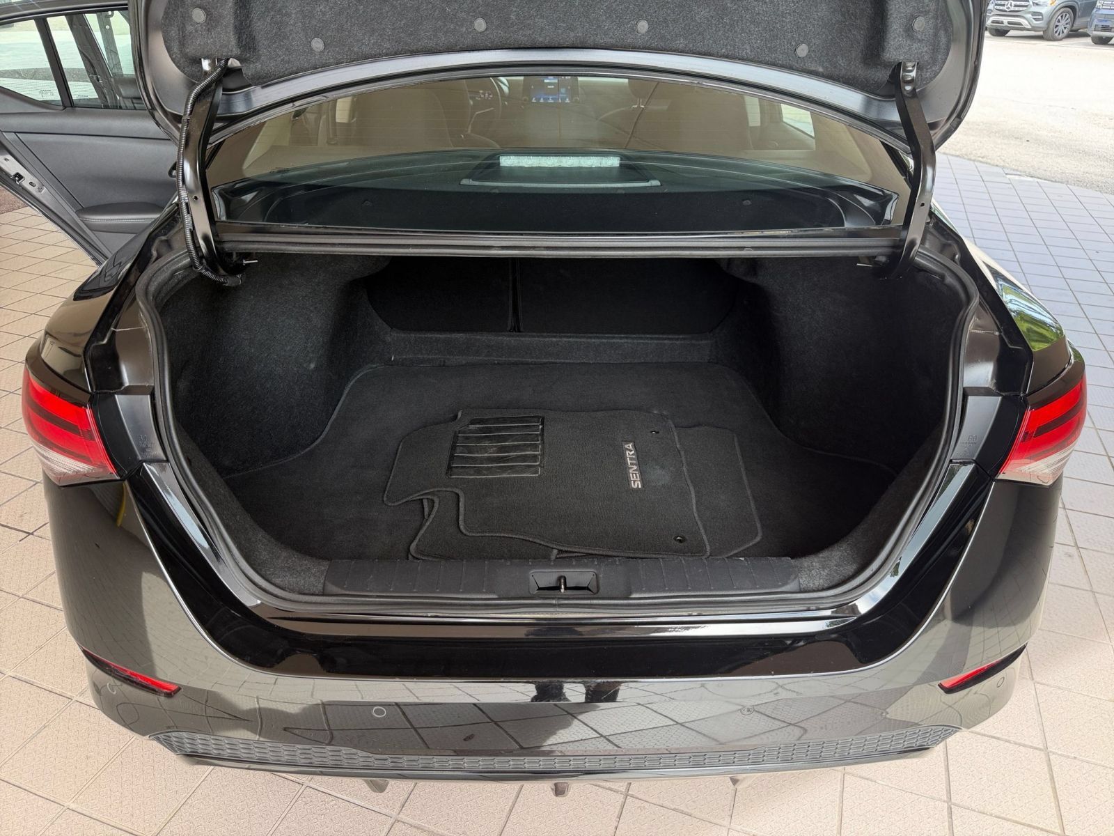 Used 2025 Nissan Sentra SV FWD image 25