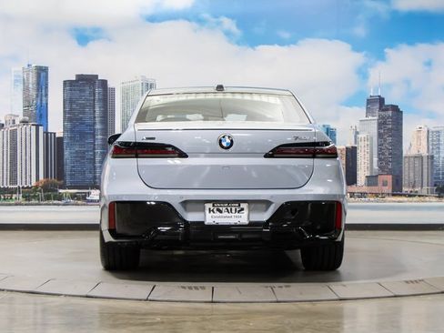 Used 2025 BMW 740i xDrive 740i xDrive w/ Premium Package image 11