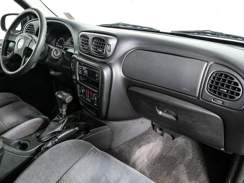 Used 2008 Chevrolet TrailBlazer LT image 18