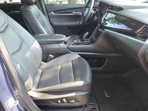 Used 2024 Cadillac XT6 Premium Luxury w/ Technology Package FWD image 15