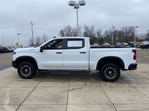 Used 2023 Chevrolet Silverado 1500 ZR2 image 6