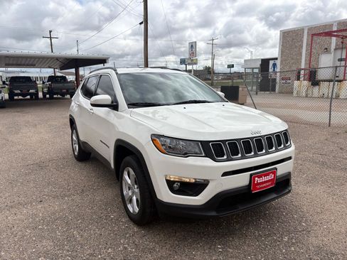 Used 2018 Jeep Compass Latitude w/ Popular Equipment Group image 3