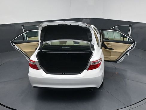 Used 2017 Toyota Camry XLE w/ Moonroof Package FWD image 22