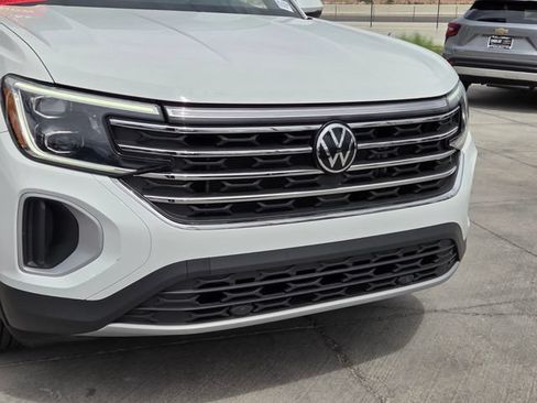 Used 2024 Volkswagen Atlas SE FWD image 8