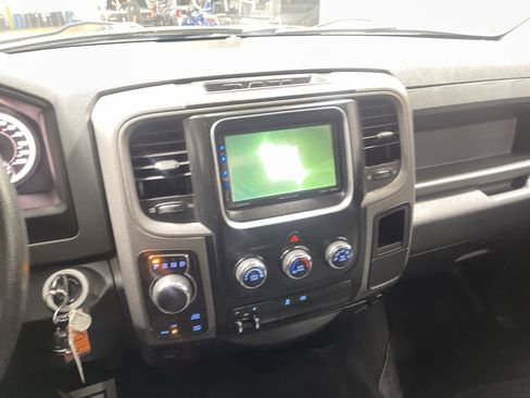 Used 2015 RAM 1500 Express image 29