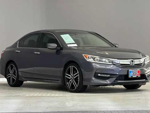 Used 2017 Honda Accord Sport image 6
