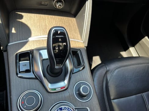 Used 2020 Alfa Romeo Stelvio Ti w/ Active Blind Spot Package AWD/4WD image 36