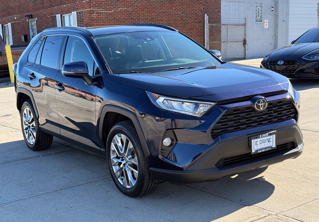 Used 2021 Toyota RAV4 XLE Premium AWD/4WD image 4