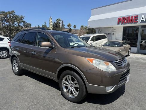 Used 2012 Hyundai Veracruz Limited w/ Navigation Pkg FWD image 2