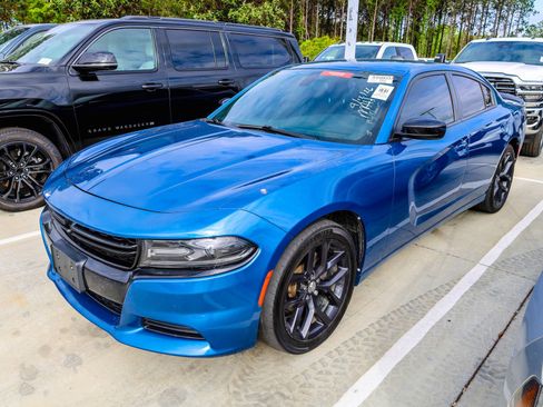 Used 2021 Dodge Charger SXT w/ Blacktop Package image 1
