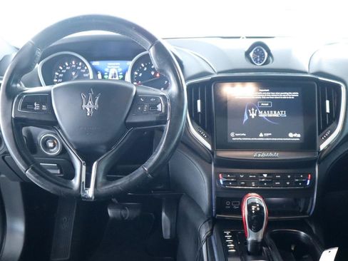 Used 2018 Maserati Ghibli RWD image 18