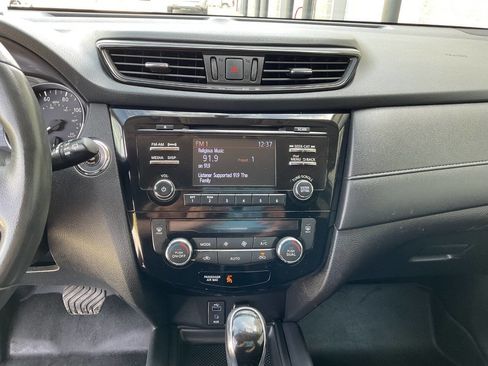 Used 2017 Nissan Rogue SV w/ Midnight Edition Package AWD/4WD image 21