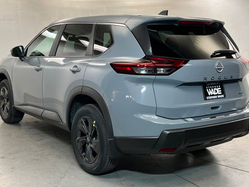 New 2026 Nissan Rogue SV w/ Cold Weather Package AWD/4WD image 3