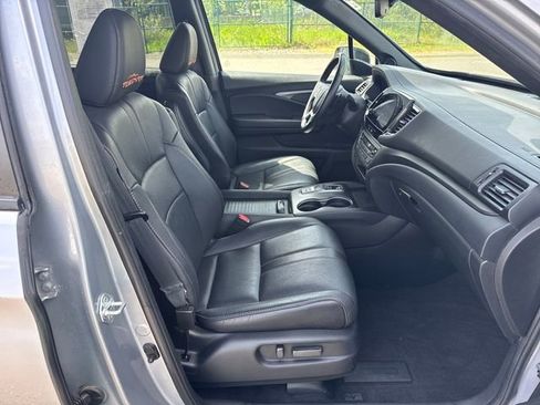 Used 2023 Honda Passport TrailSport image 9
