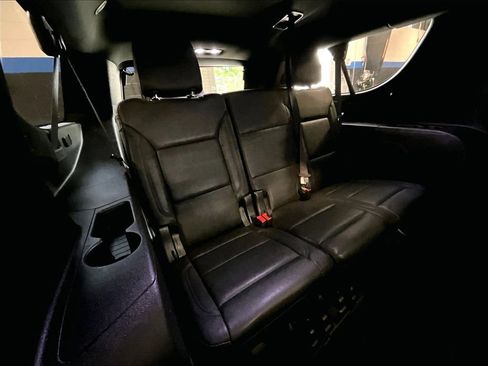 Used 2023 Chevrolet Suburban Z71 AWD/4WD image 17