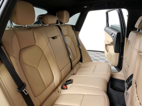 New 2026 Porsche Macan image 22