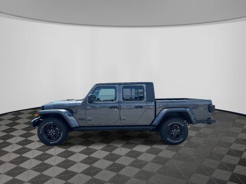 Certified 2025 Jeep Gladiator Sport AWD/4WD image 2