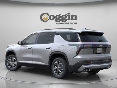 New 2026 Chevrolet Traverse LT image 2