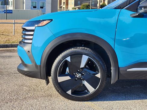 New 2026 Nissan Kicks SR w/ Cold Weather Package image 6