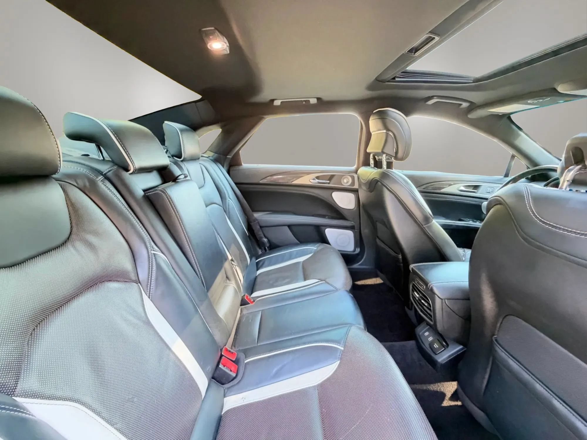 Used 2017 Lincoln MKZ Reserve w/ Luxury Package AWD/4WD image 18