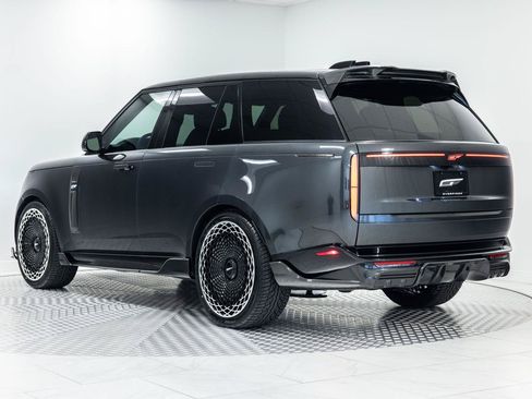 Used 2026 Land Rover Range Rover SE AWD/4WD image 3