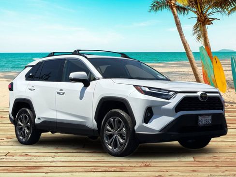 Used 2025 Toyota RAV4 XLE Premium w/ Weather Package AWD/4WD image 8