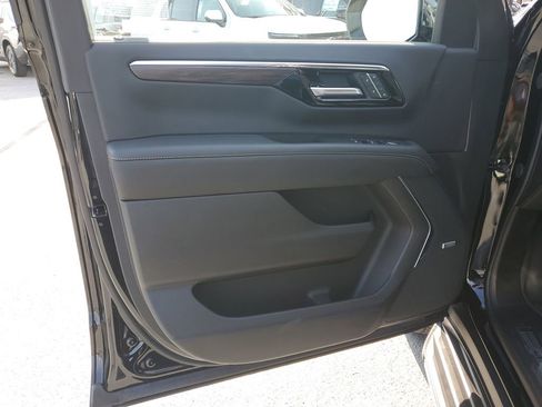 Used 2025 Chevrolet Tahoe Premier image 21