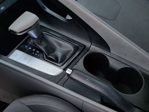 Used 2023 Hyundai Elantra SEL image 18