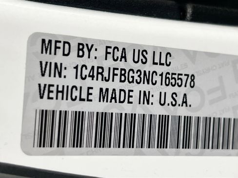 Used 2022 Jeep Grand Cherokee Limited image 32