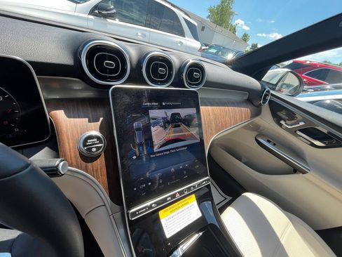 Used 2026 Mercedes-Benz GLC 300 4MATIC image 25
