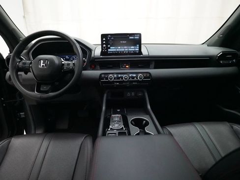 Used 2025 Honda Pilot Black Edition image 5