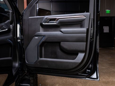 Used 2024 GMC Sierra 1500 SLT w/ SLT Premium Plus Package image 37