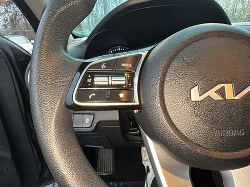 Used 2024 Kia Forte LXS image 17