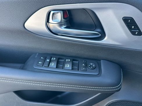 New 2026 Chrysler Pacifica Limited w/ S Appearance Package image 11