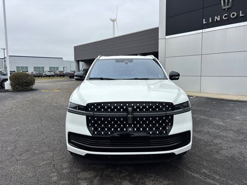 New 2025 Lincoln Navigator L Black Label image 2