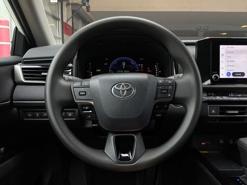 Used 2026 Toyota Camry LE FWD image 34