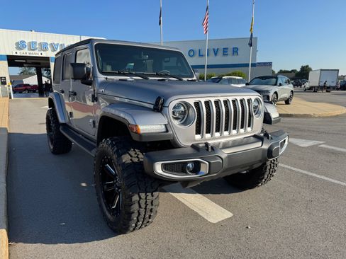 Used 2018 Jeep Wrangler Unlimited Sahara AWD/4WD image 1