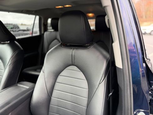 Used 2022 Toyota Highlander XLE image 14