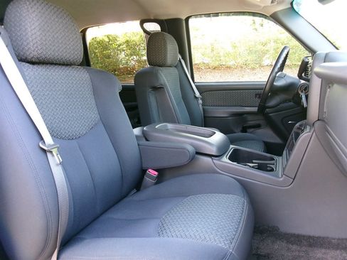 Used 2003 Chevrolet Avalanche 4x4 w/ Suspension Package, Off-Road image 18