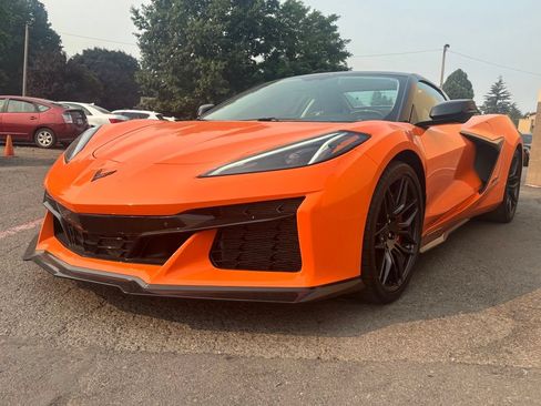 Used 2023 Chevrolet Corvette Z06 w/ Stealth Interior Trim Package RWD image 13