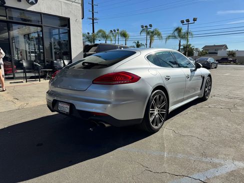 Used 2016 Porsche Panamera S image 5
