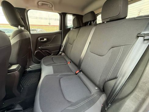Used 2023 Jeep Renegade Altitude AWD/4WD image 14