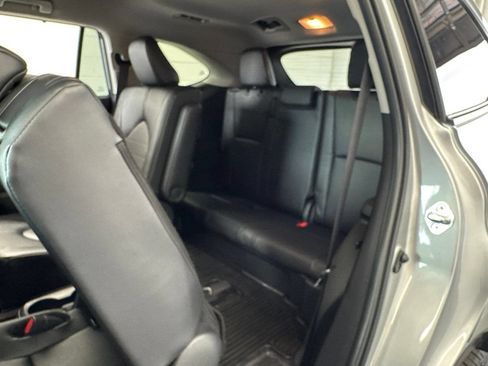 Used 2025 Toyota Highlander XLE AWD/4WD image 42