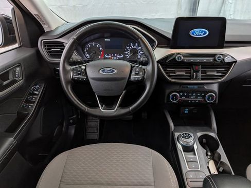 Certified 2022 Ford Escape SE w/ SE Sport Appearance Package image 24