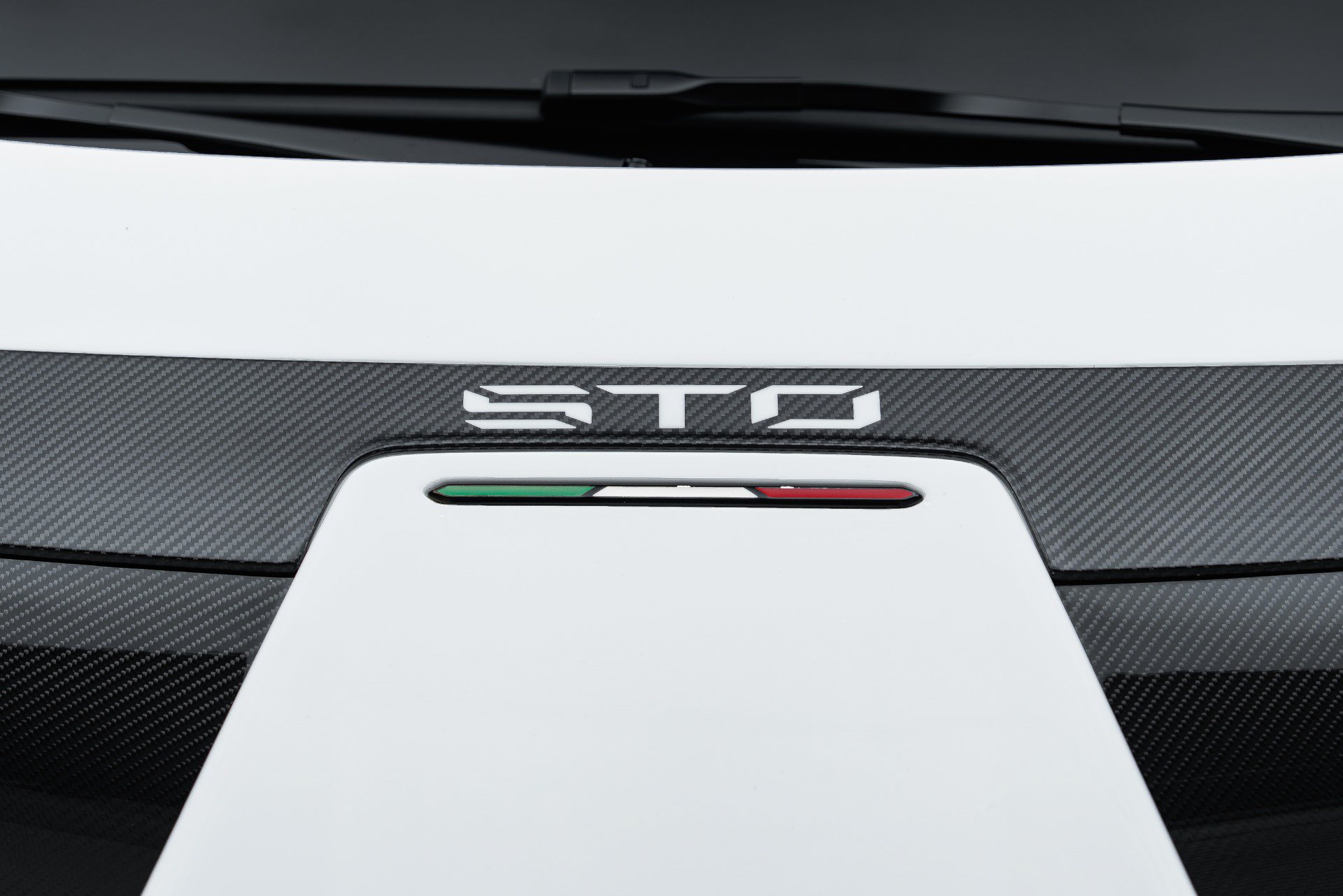 Used 2022 Lamborghini Huracan STO RWD image 25