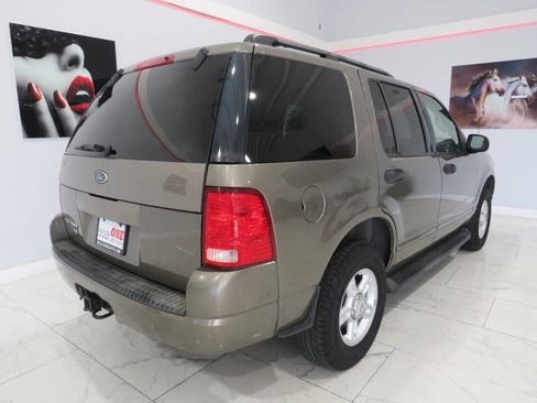 Used 2004 Ford Explorer Sport XLT image 4
