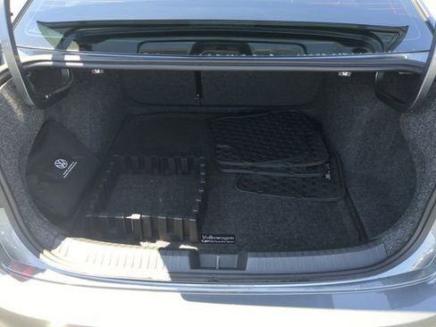 Used 2022 Volkswagen Jetta SE image 12