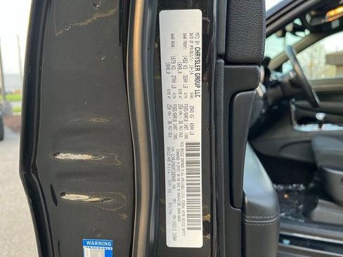 Used 2015 Jeep Grand Cherokee Laredo w/ Quick Order Package 23E AWD/4WD image 32