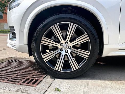 Certified 2023 Volvo XC90 B6 Ultimate w/ Protection Package Premier AWD/4WD image 11